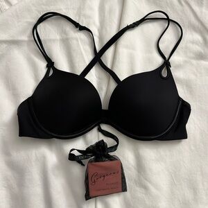 Victoria’s Secret Gorgeous Push Up Bra (Black)
